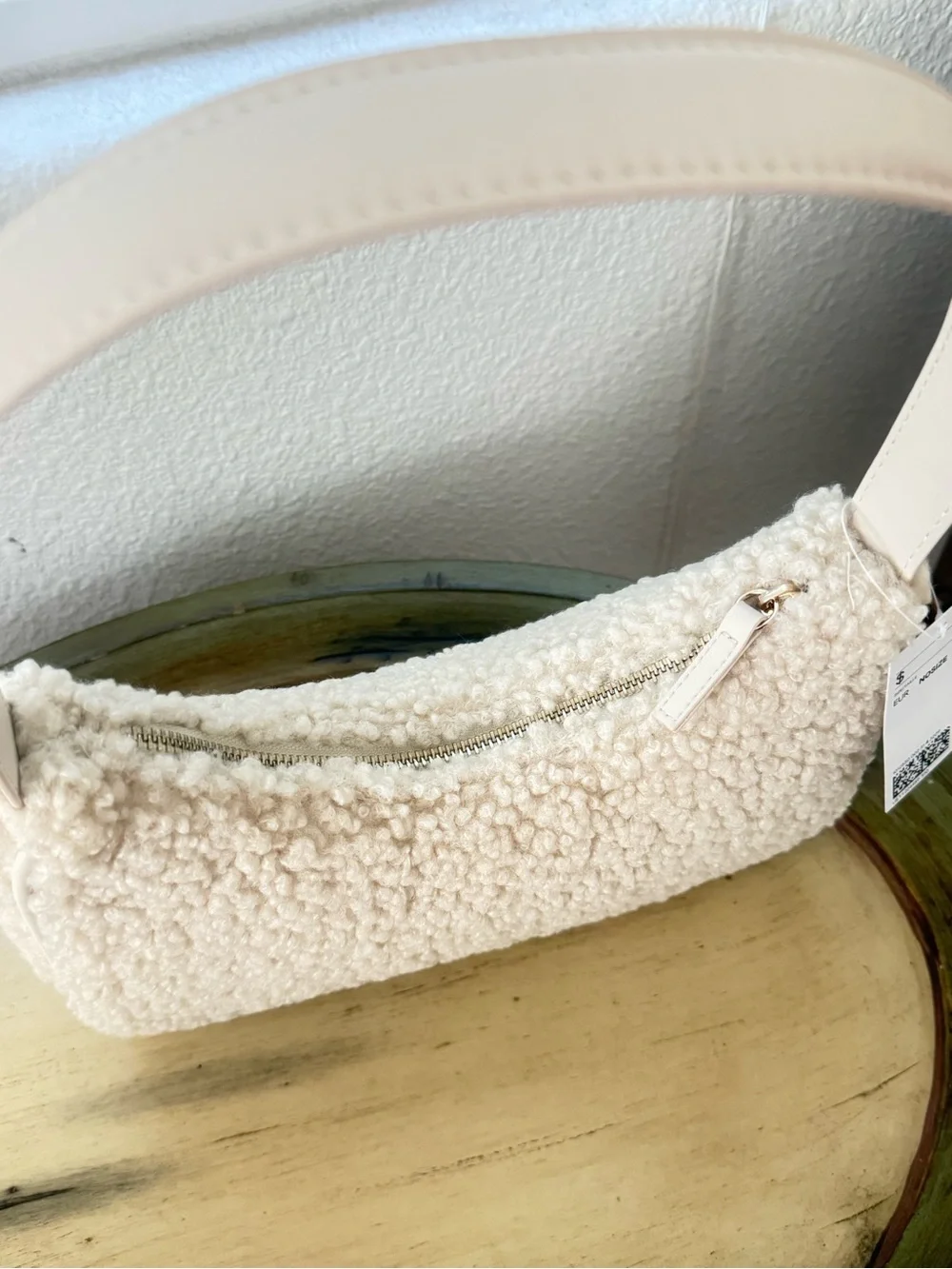 H&M Cream Teddy Fur Fluffy Shoulder Bag Baguette - Picture 6 of 15